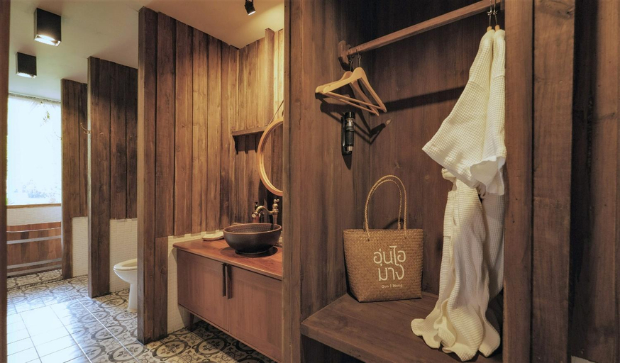 Bathroom 3, อุ่นไอมาง สะปัน, Bo Klue