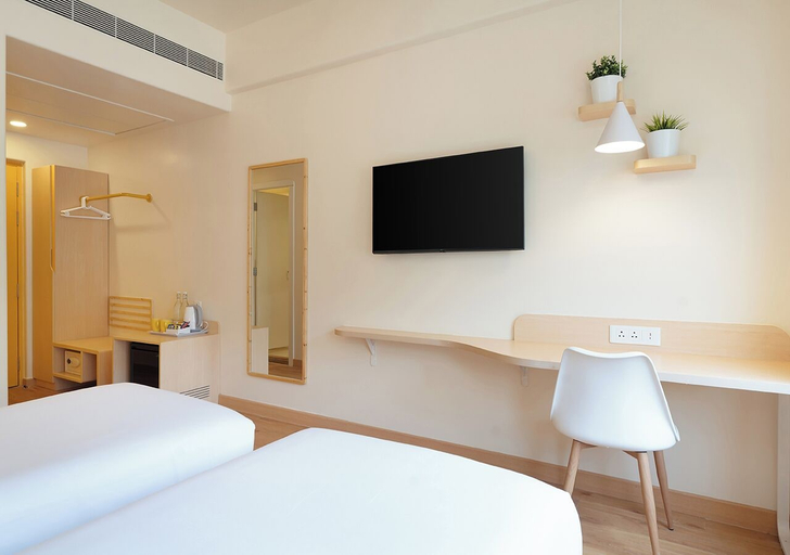 Bedroom 2, Bloom Hotel - DLF Cyber City, Hyderabad