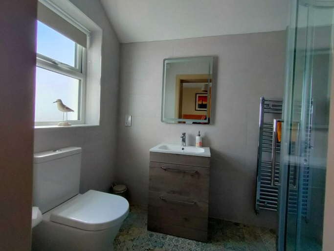 Bathroom 3, The Lighthouse Cottage
