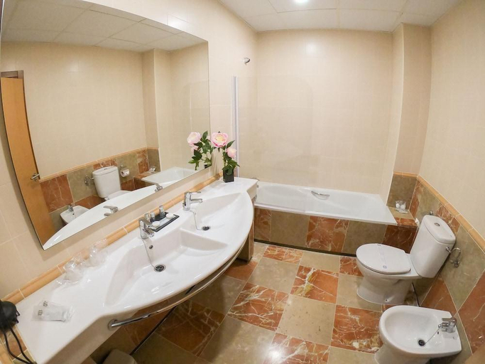 Bathroom 3, Hotel Palacio Baron de Andilla, Teruel