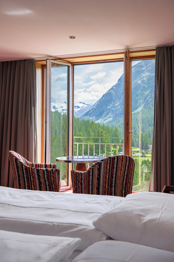 Bedroom 4, Hotel Saratz Pontresina Mountain Resort & Spa, Maloja