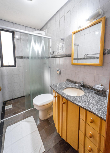 Bathroom 4, Condall Palace Hotel, Nova Petrópolis