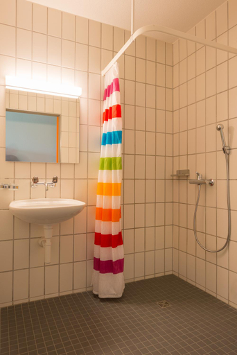 Bathroom 4, Zug Youth Hostel, Zug