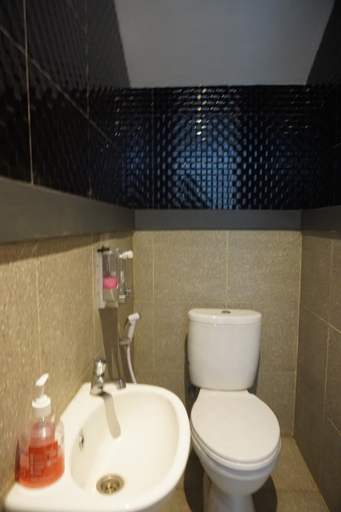 Bathroom 7