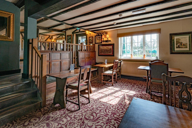 Food & Drinks 5, High Corner Inn, Hampshire