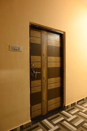 Others 5, Gauri Shankar P Guest house, Varanasi