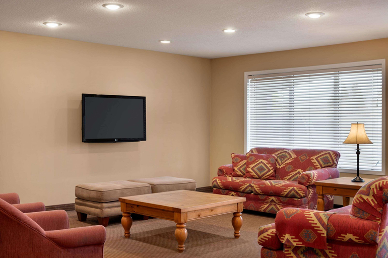 Public Area 2, Travelodge by Wyndham Edson, Division No. 14