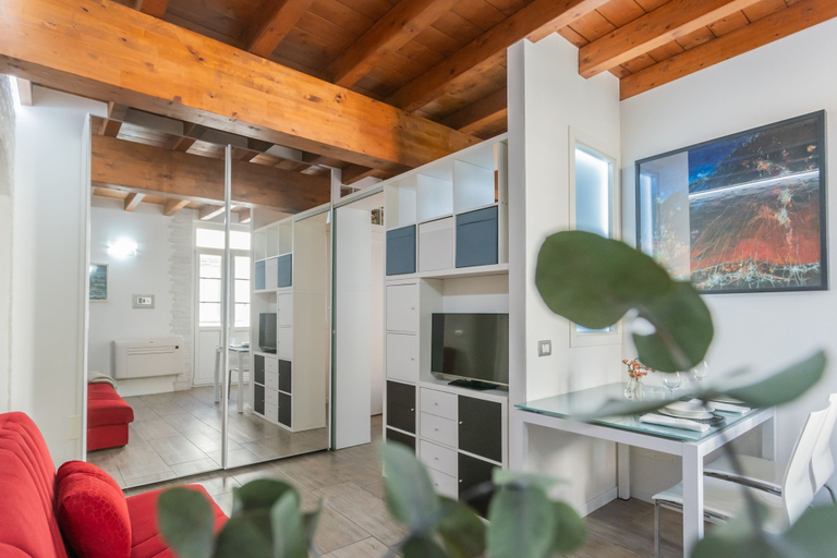 Room 2, Domus 2 in Como in Como, Como