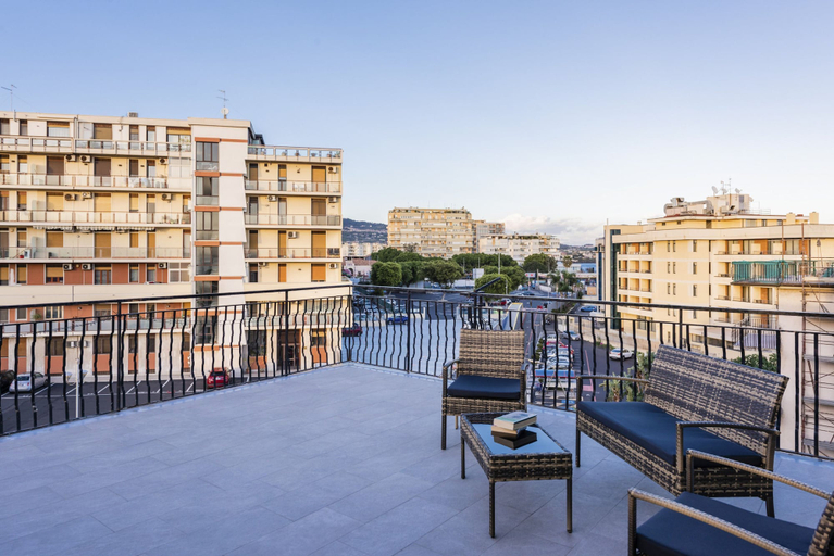 Room 4, Acquamarina Loft con Terrazza by Wonderful Italy, Catania