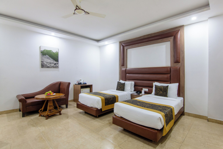 Bedroom 2, Hotel Lohmod, Delhi
