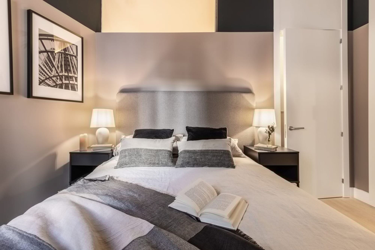 Room 2, Adelfas - 2 Bedroom in Rios Rosas, Madrid