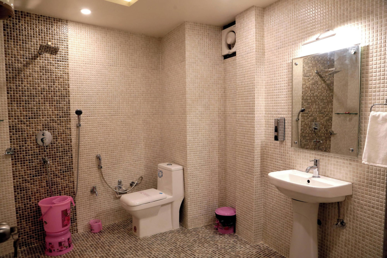 Bathroom 4, Lifestyle Hotel, Lucknow