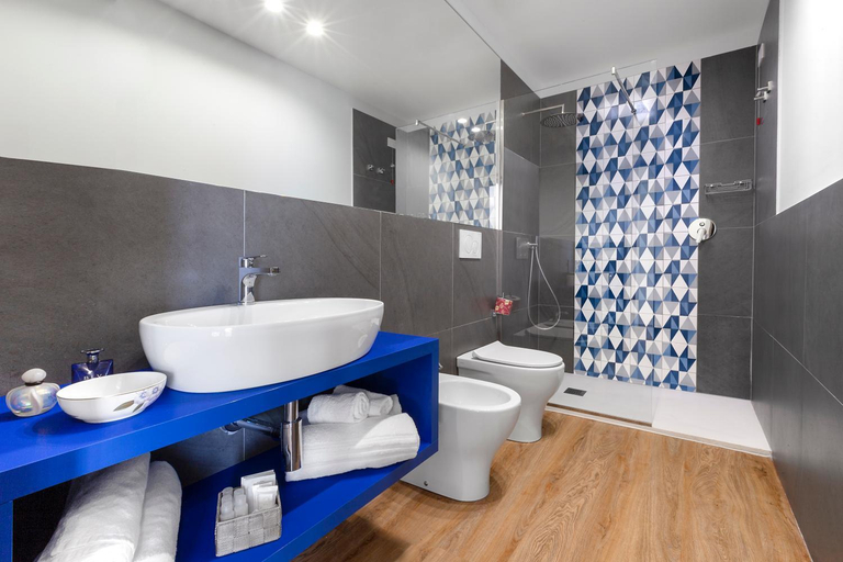 Bathroom 2, VerdeMare Apartaments, Napoli