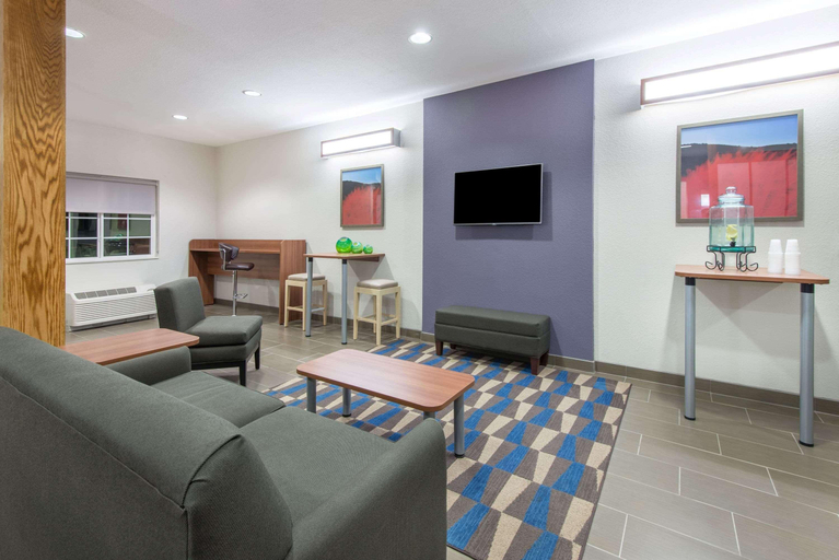 Public Area, Microtel Inn & Suites By Wyndham Cadiz, Harrison