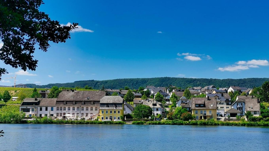 Exterior & Views 2, Hotel Weingut Moselloreley, Bernkastel-Wittlich