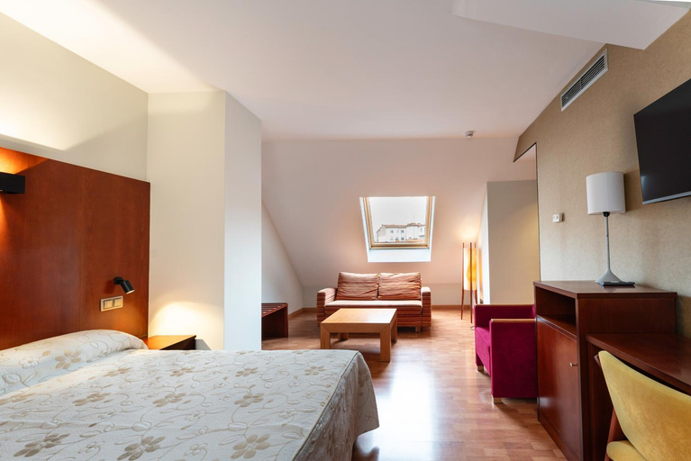 Bedroom 2, Hotel Dona Urraca, Zamora