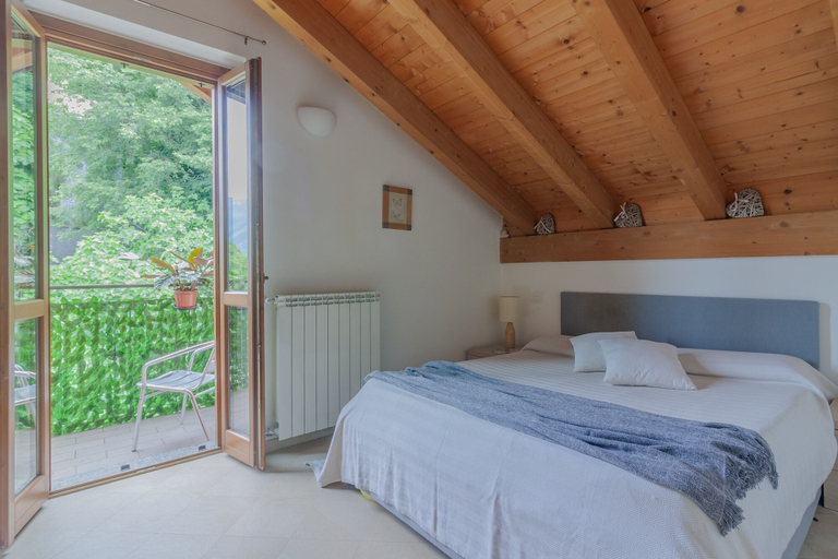 Room 3, Il Nido sul Lago in Perledo, Lecco