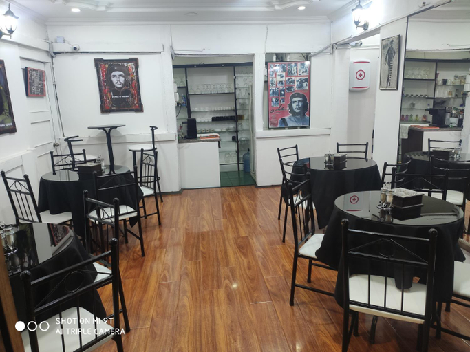 Food & Drinks 4, Hotel el Che No apto para corruptos, Azogues