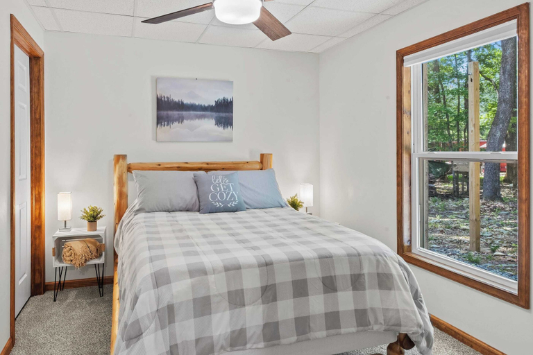 Bedroom 5, Maple Oasis by Avantstay Newly Built w/ Hot Tub, Game Room & Fire Pit, Monroe