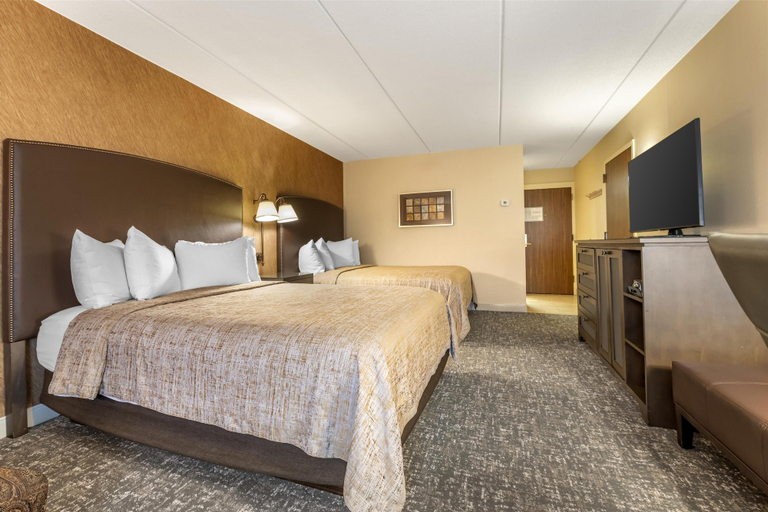 Bedroom 3, Best Western Plus The Normandy Inn & Suites, Hennepin