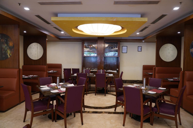 Food & Drinks 5, Fortune Select JP Cosmos, Bengaluru - Member ITC Hotels' Group, Bangalore