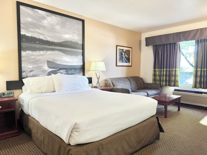 Bedroom 3, Super 8 by Wyndham High River, Division No. 6