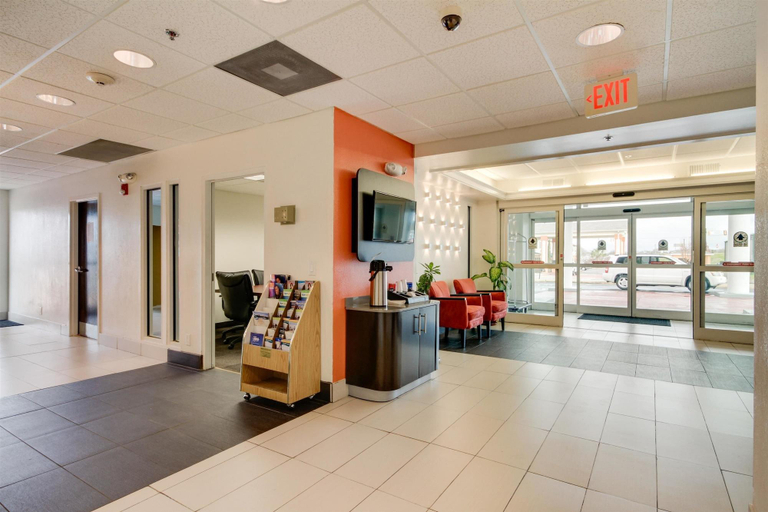 Public Area 2, Motel 6 Montgomery, AL - Airport, Montgomery