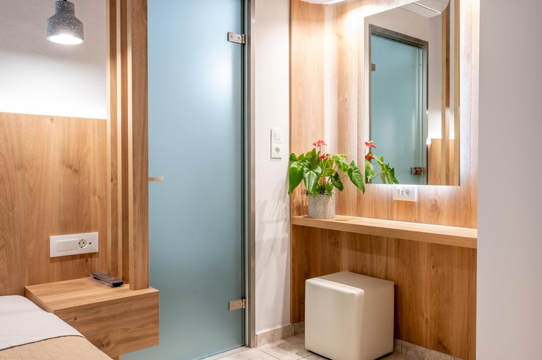 Bathroom 4, Hotel Koala, South Aegean