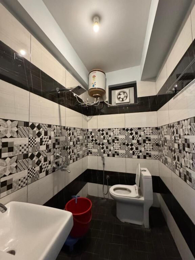 Bathroom 4, Royal Guest House, Almora