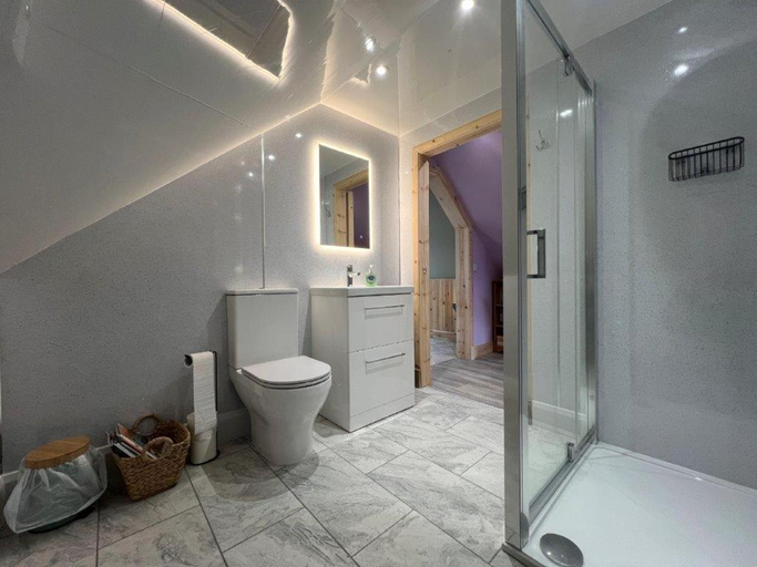 Bathroom, Endeavour Guest House, Aberdeenshire