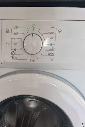 Laundry, Sunny 1 Bedroom Apartment Retreat, Madrid