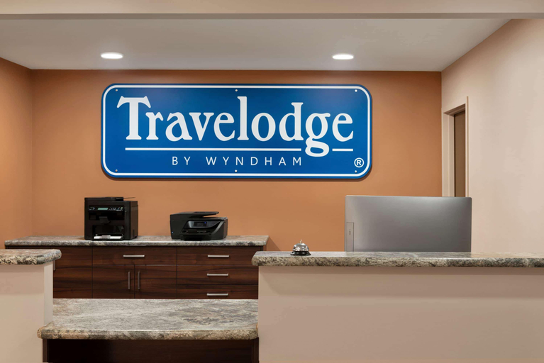 Public Area 2, Travelodge by Wyndham Pincher Creek, Division No. 3