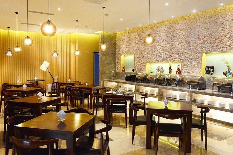 Food & Drinks