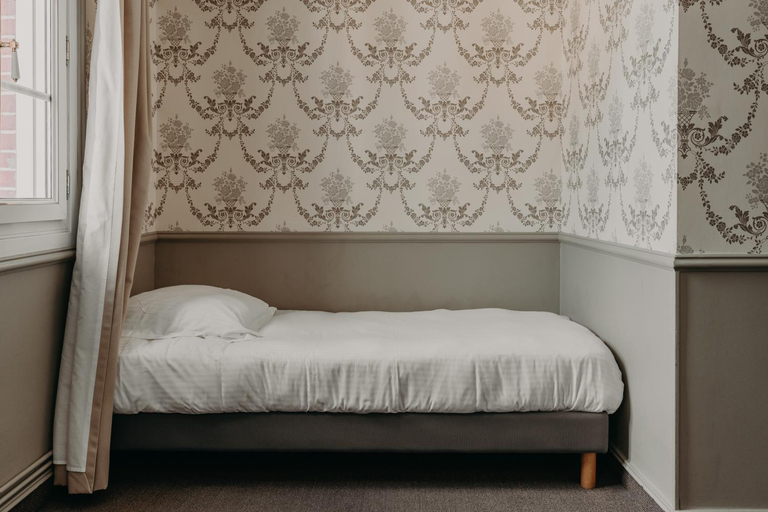 Bedroom 2, Les Cabines, Calvados