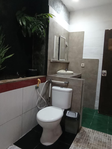 Bathroom 4, Wahyu Gili 1, Lombok