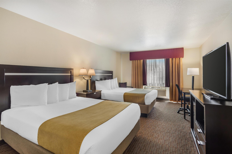 Bedroom 3, Best Western Luxury Inn, San Joaquin