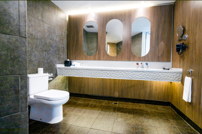 Bathroom 5, Aston Palembang Hotel & Conference Center, Palembang