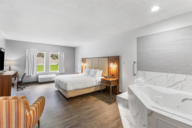 Bedroom 2, SureStay Hotel by Best Western Helen Downtown, White