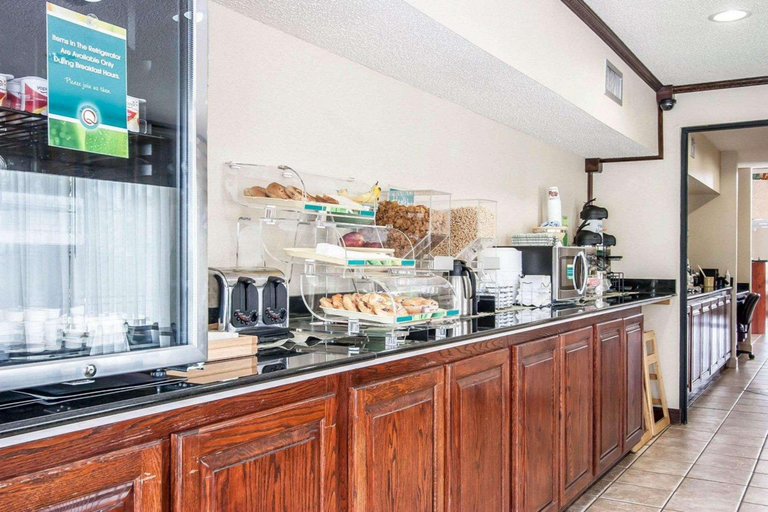 Food & Drinks, Quality Inn Savannah South, Hardin