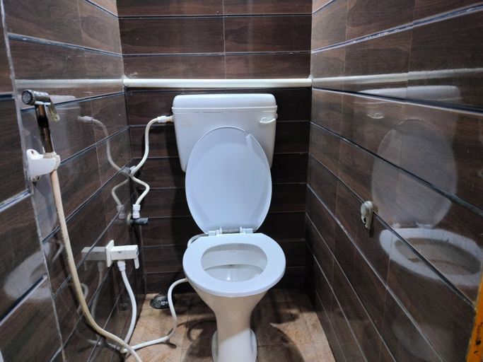 Bathroom 4, Kishan Home Stay, Mathura