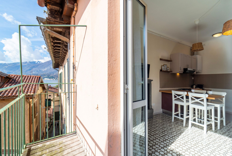 Room 2, Lotus Apartment With Lakeview, Como