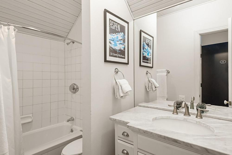 Bathroom, Independence Square 211, Chic Hotel Room with Mountain Views, A/C, & Rooftop Hot Tub, Pitkin