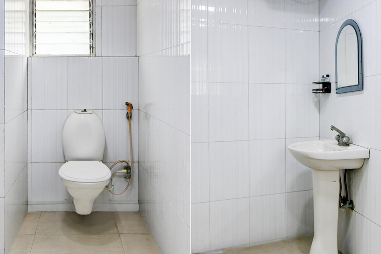Bathroom 4, Hotel Heritage, North 24 Parganas