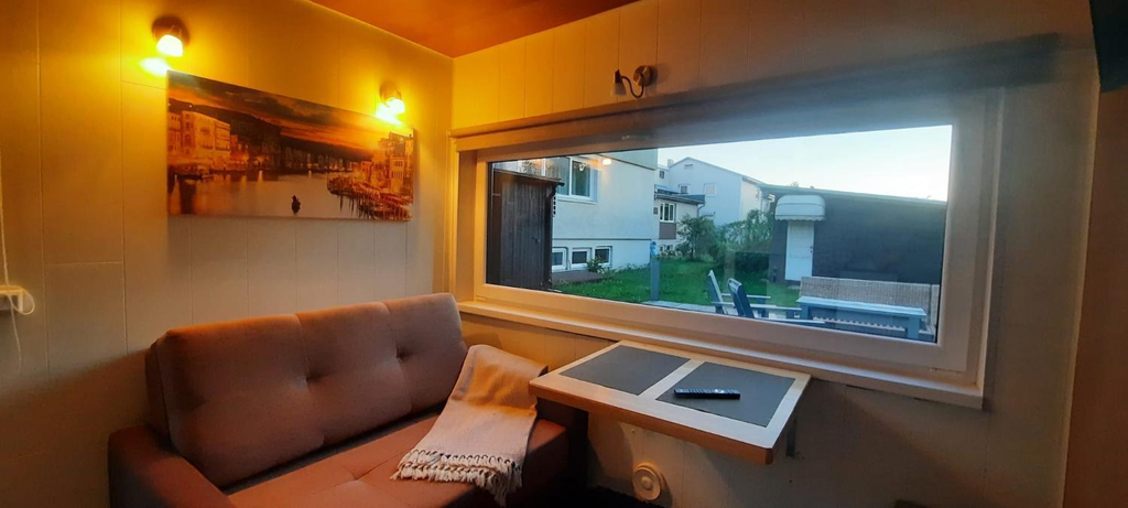 Others 4, Tiny Home, Tartu