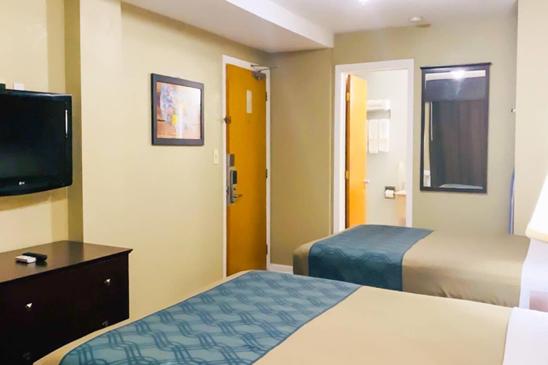 Bedroom 4, Econo Lodge Inn & Suites Old Saybrook Westbrook, Middlesex