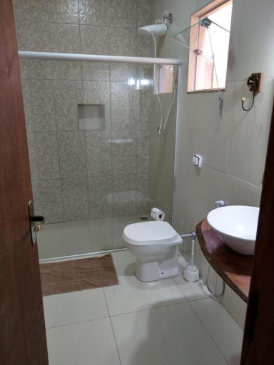 Bathroom 3, Pousada Bougainville, Três Corações