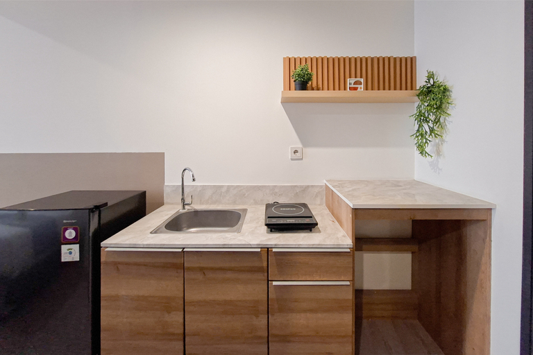 Others 2, Grand Studio Apartment with Balcony at Collins Boulevard By Travelio, Tangerang