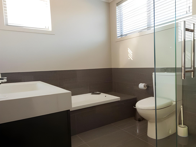 Bathroom 3, Lake Resort by Marsden, Central Otago