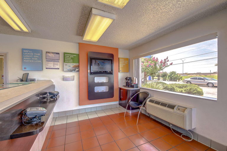Public Area 2, Motel 6 San Antonio, TX - Fort Sam Houston, Bexar