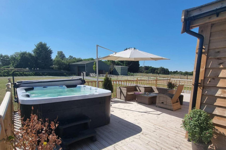 Sport & Beauty, 4bed Lodge Sleeps8-pet Friendly-hot Tub-log Burner, East Riding of Yorkshire
